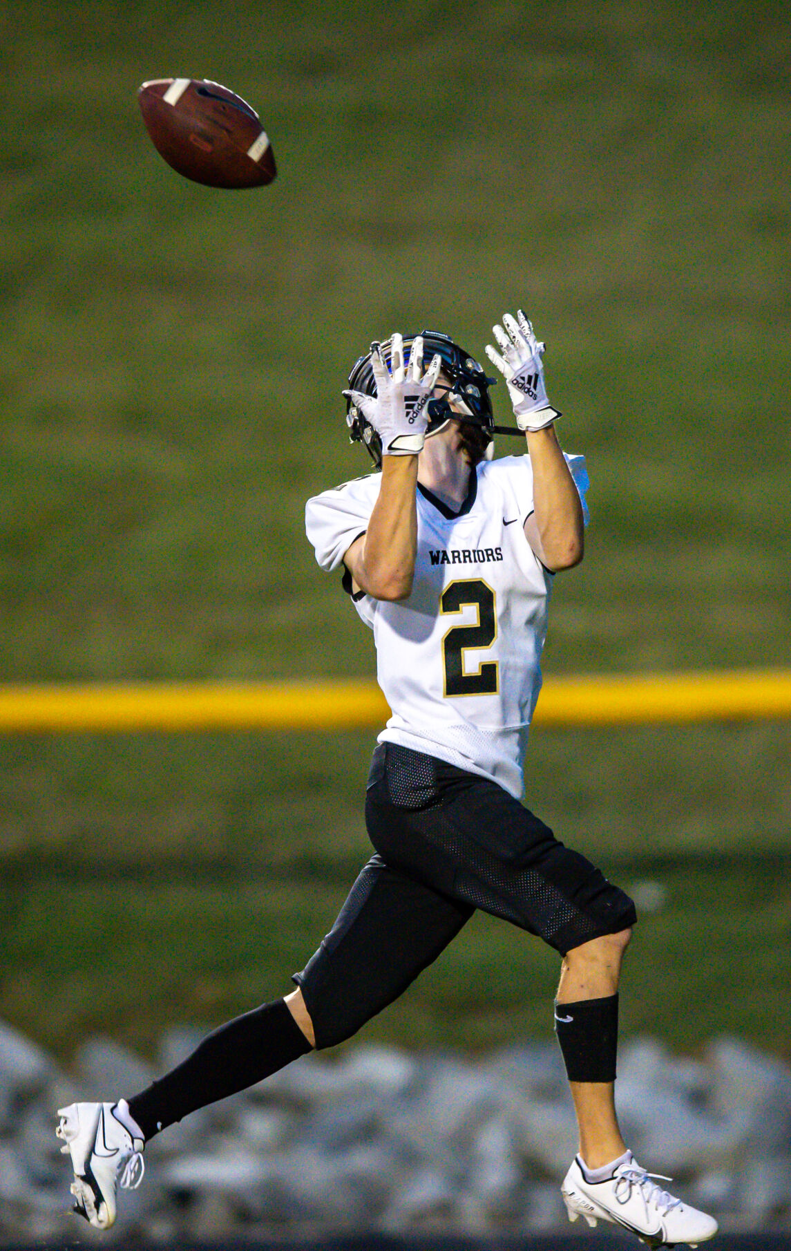 The Warriors dominated the Spiders 49-21.